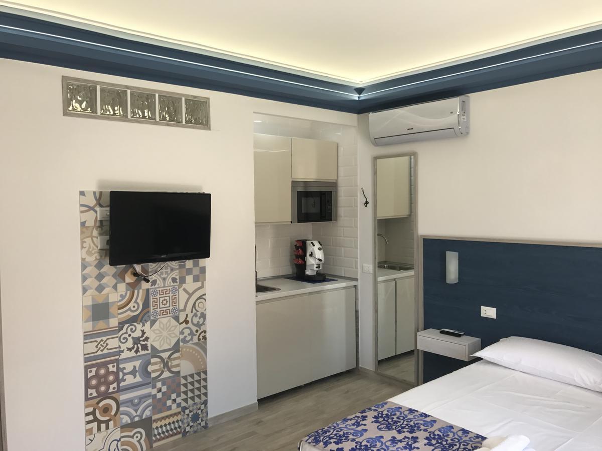 Elisir Suite Rooms By Marino Tourist 산비토로카포 외부 사진