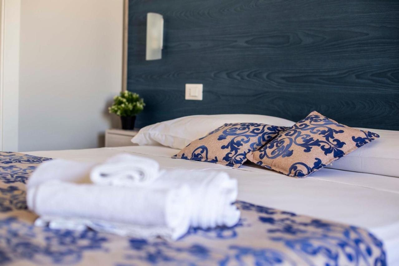 Elisir Suite Rooms By Marino Tourist 산비토로카포 외부 사진